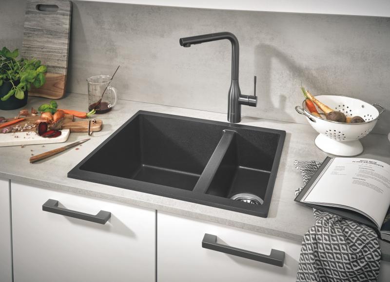 Grohe Essence New k&oslash;kkenarmatur m/udtr&aelig;k - B&oslash;rstet hard graphite