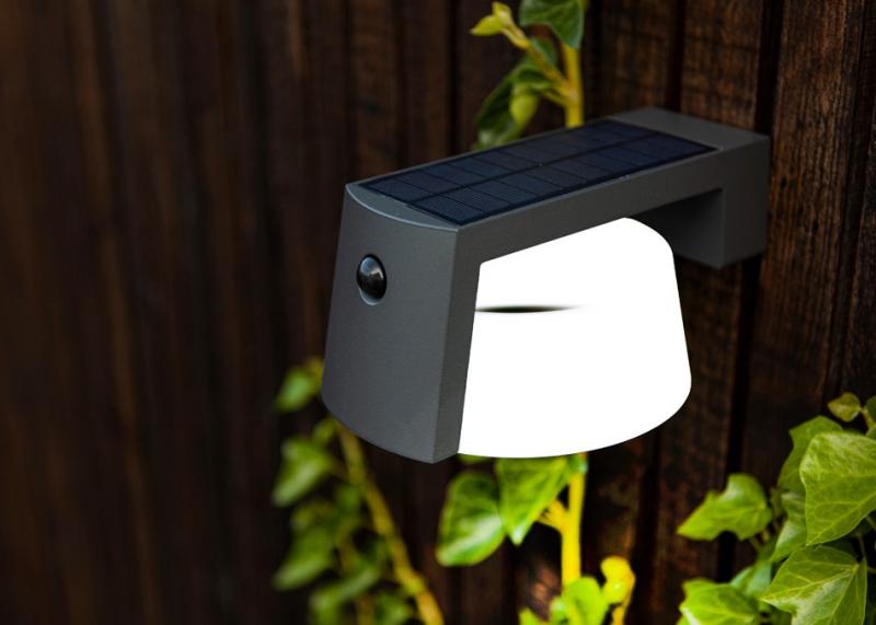 Lutec Solar Moon udend&oslash;rslampe til v&aelig;g m/solceller og sensor