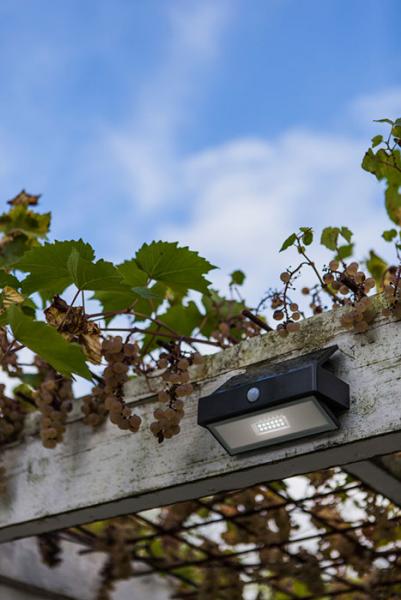 Lutec Solar Arrow udend&oslash;rslampe m/PIR-sensor og solceller