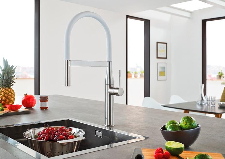 Grohe Essence New køkkenarmatur m/profi-bruser - Krom Grohe Essence New køkkenarmatur m/profi-bruser - Krom