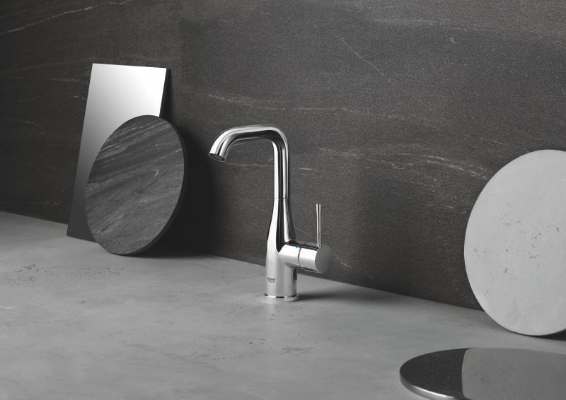 Grohe Essence New L h&aring;ndvaskarmatur m/bundventil og svingtud - B&oslash;rstet warm sunset
