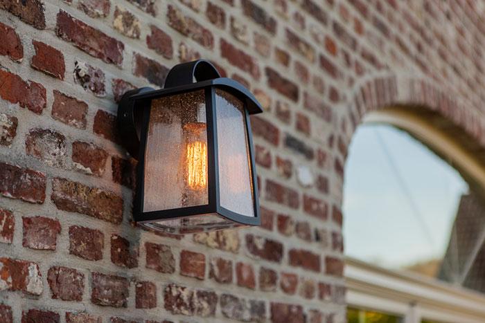 Lutec Tradition Kelsey udendørslampe til væg m/regnglas - Stor - Mat sort Lutec Tradition Kelsey udendørslampe til væg m/regnglas - Stor - Mat sort