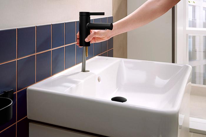 hansgrohe Zesis S h&aring;ndvaskarmatur 100 CoolStart m/l&oslash;ft-op bundventil - Mat sort